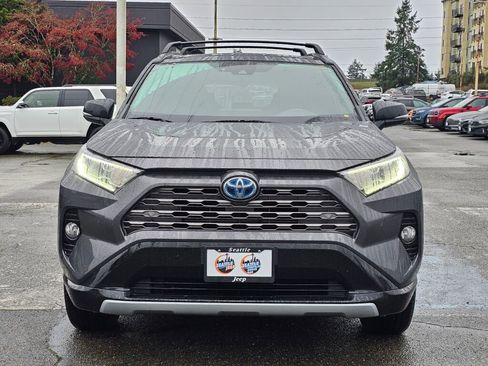 Used 2020 Toyota RAV4 XSE image 2