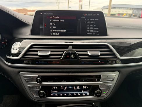 Used 2019 BMW 750i xDrive w/ Executive Package AWD/4WD image 22
