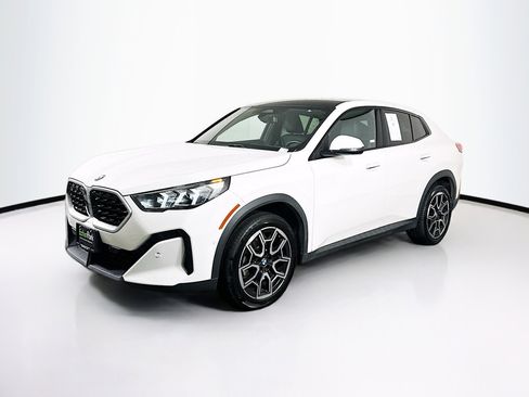 Used 2025 BMW X2 xDrive28i image 3