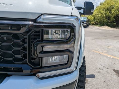 New 2026 Ford F250 Lariat w/ Black Appearance Package AWD/4WD image 9