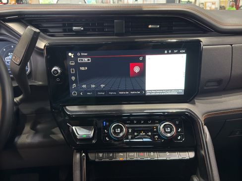 Used 2024 GMC Sierra 2500 AT4 w/ AT4 Premium Plus Package AWD/4WD image 30