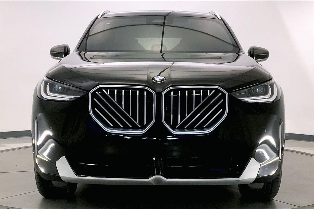 Used 2025 BMW X3 xDrive30i AWD/4WD image 2