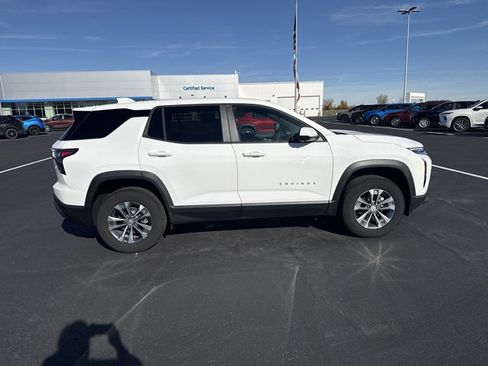 Used 2025 Chevrolet Equinox LT w/ Safety and Technology Package image 8
