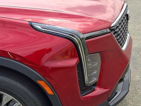 Certified 2024 Cadillac XT4 Premium Luxury AWD/4WD image 30