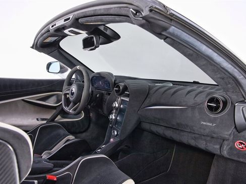 Used 2022 McLaren 765LT RWD image 36