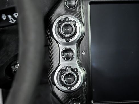Used 2018 McLaren 720S Performance RWD image 33