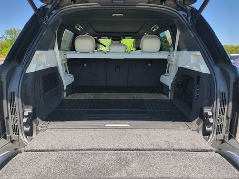 New 2026 Land Rover Range Rover Long Wheelbase SE AWD/4WD image 16