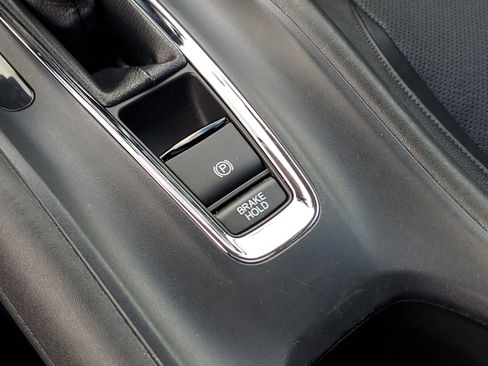 Used 2021 Honda HR-V EX-L image 24