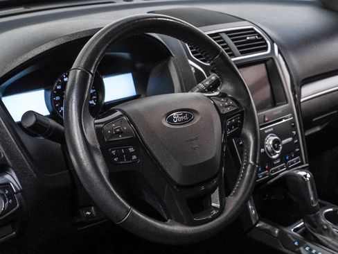 Used 2017 Ford Explorer Sport w/ Equipment Group 401A AWD/4WD image 12