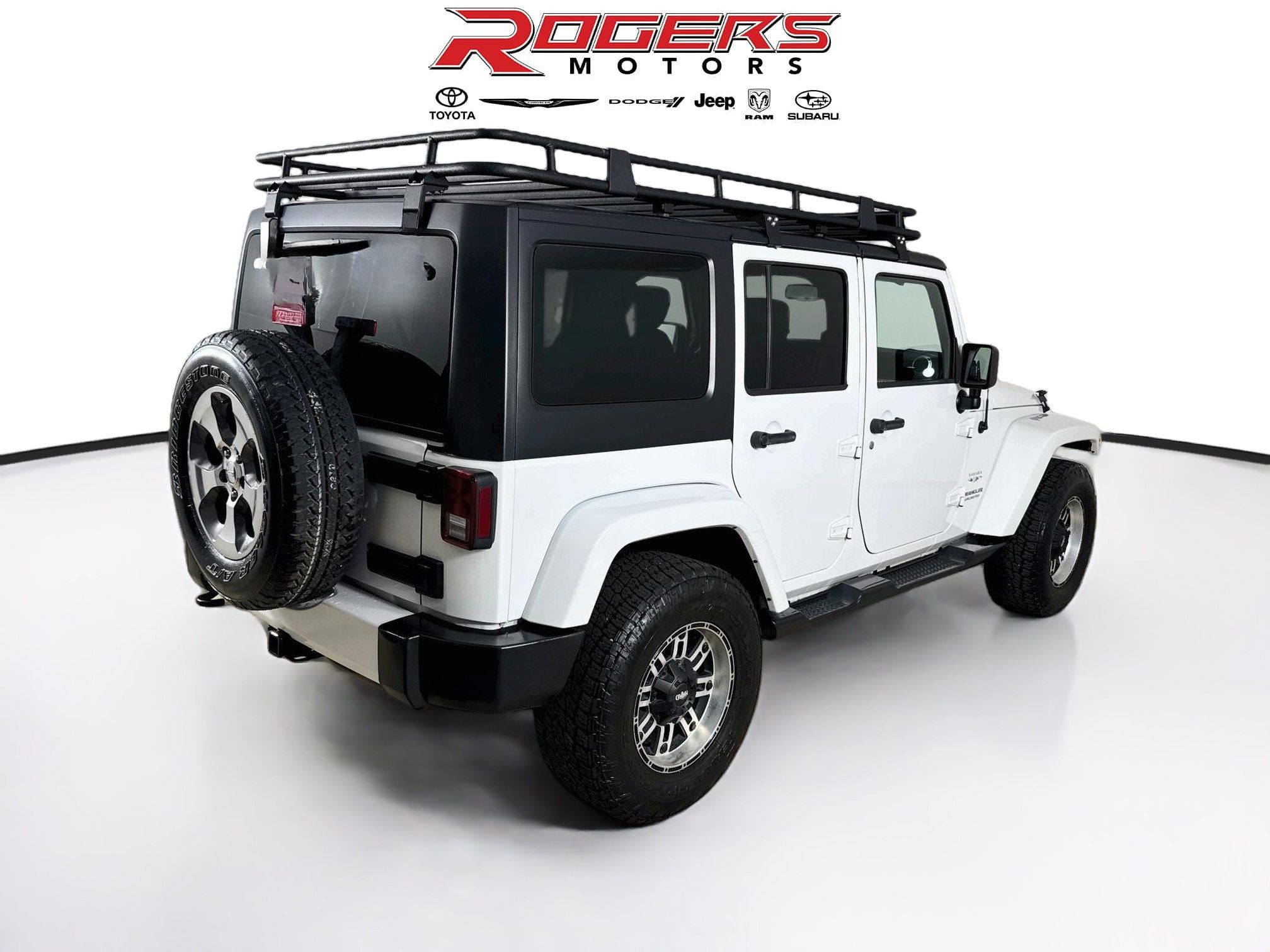 Used 2016 Jeep Wrangler Unlimited Sahara w/ Dual Top Group AWD/4WD image 8