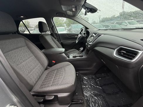 Used 2024 Chevrolet Equinox LT FWD image 23
