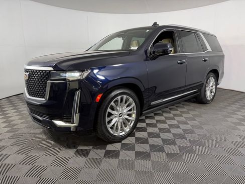 Used 2023 Cadillac Escalade Premium Luxury w/ Performance Package AWD/4WD image 3