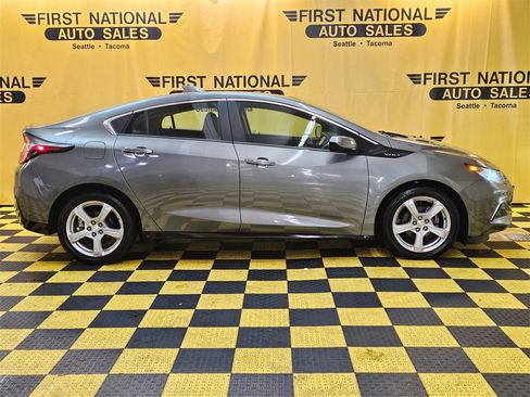 Used 2016 Chevrolet Volt LT image 2