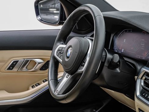 Used 2019 BMW 330i Sedan w/ M Sport Package RWD image 17