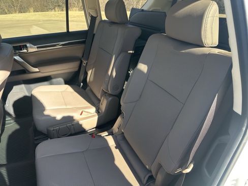 Used 2023 Lexus GX 460 Premium image 24