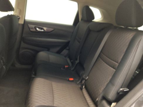 Used 2017 Nissan Rogue S image 18