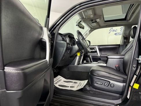 Used 2016 Toyota 4Runner SR5 Premium image 12