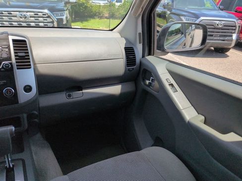 Used 2016 Nissan Frontier SV RWD image 16