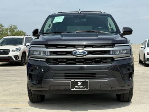 Used 2024 Ford Expedition Max XLT image 3