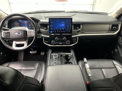 Certified 2024 Ford Expedition Max XLT image 4