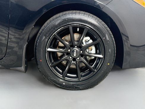 Used 2024 Toyota Corolla SE FWD image 32