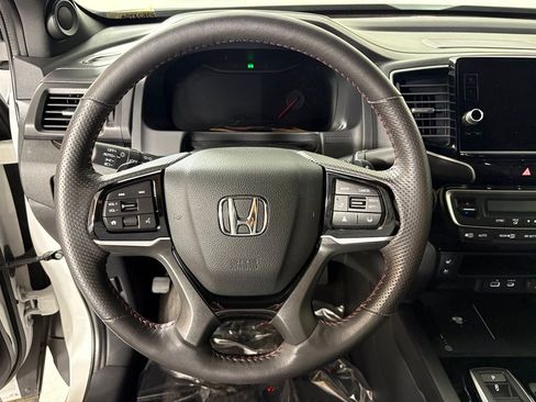 Used 2025 Honda Ridgeline Black Edition image 23