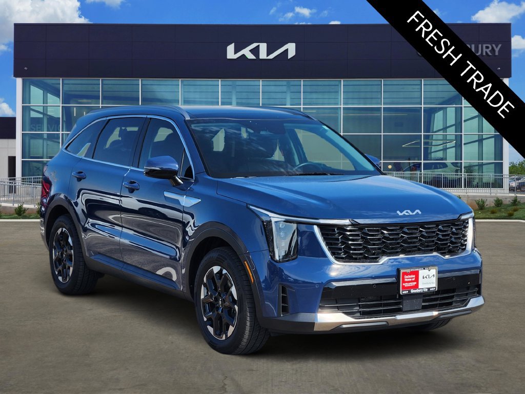 Certified 2025 Kia Sorento S w/ Panoramic Sunroof Package FWD image 3