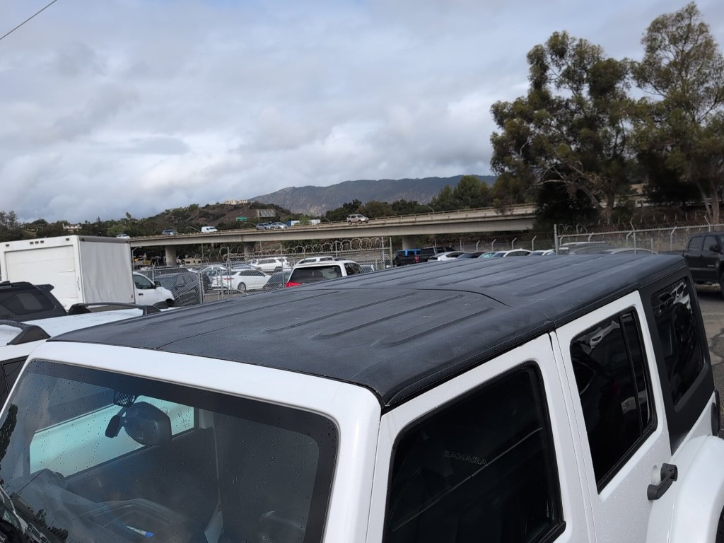 Used 2018 Jeep Wrangler Unlimited Sahara AWD/4WD image 10