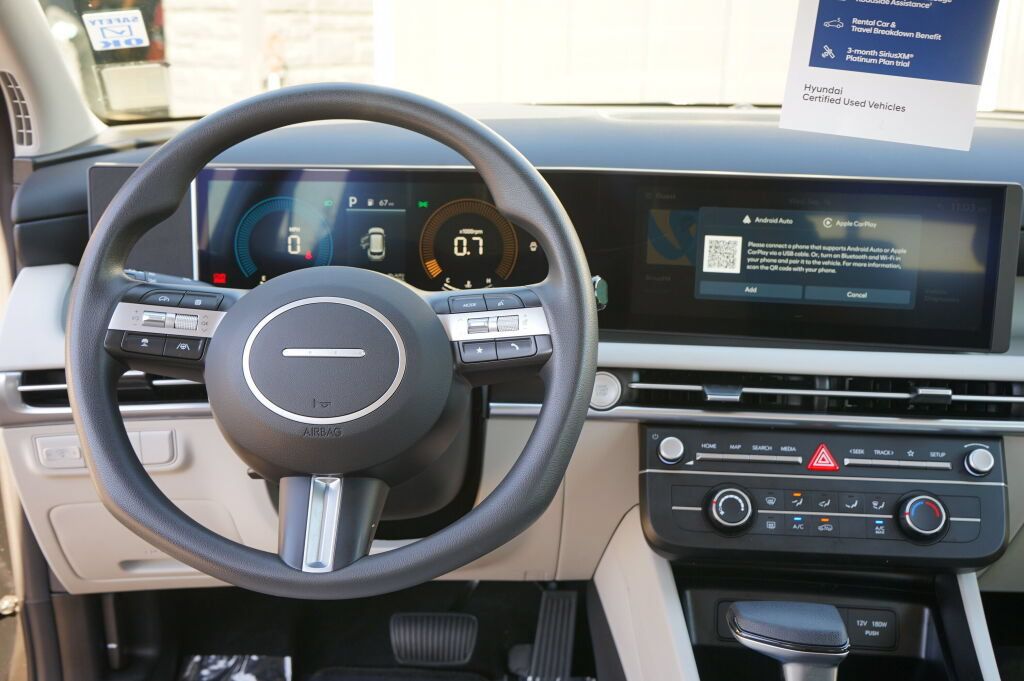 Used 2025 Hyundai Tucson SE FWD image 19