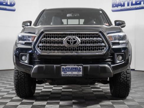 Used 2016 Toyota Tacoma TRD Off-Road w/ Towing Package image 2