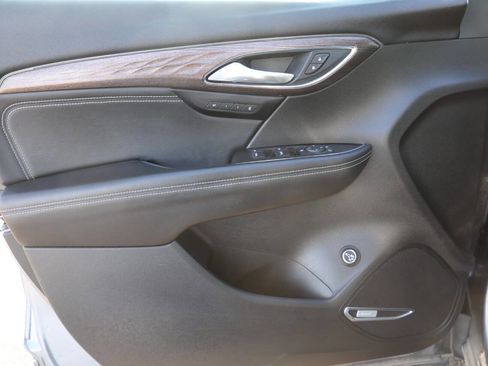 Used 2022 Buick Envision Avenir w/ Technology Package II image 12