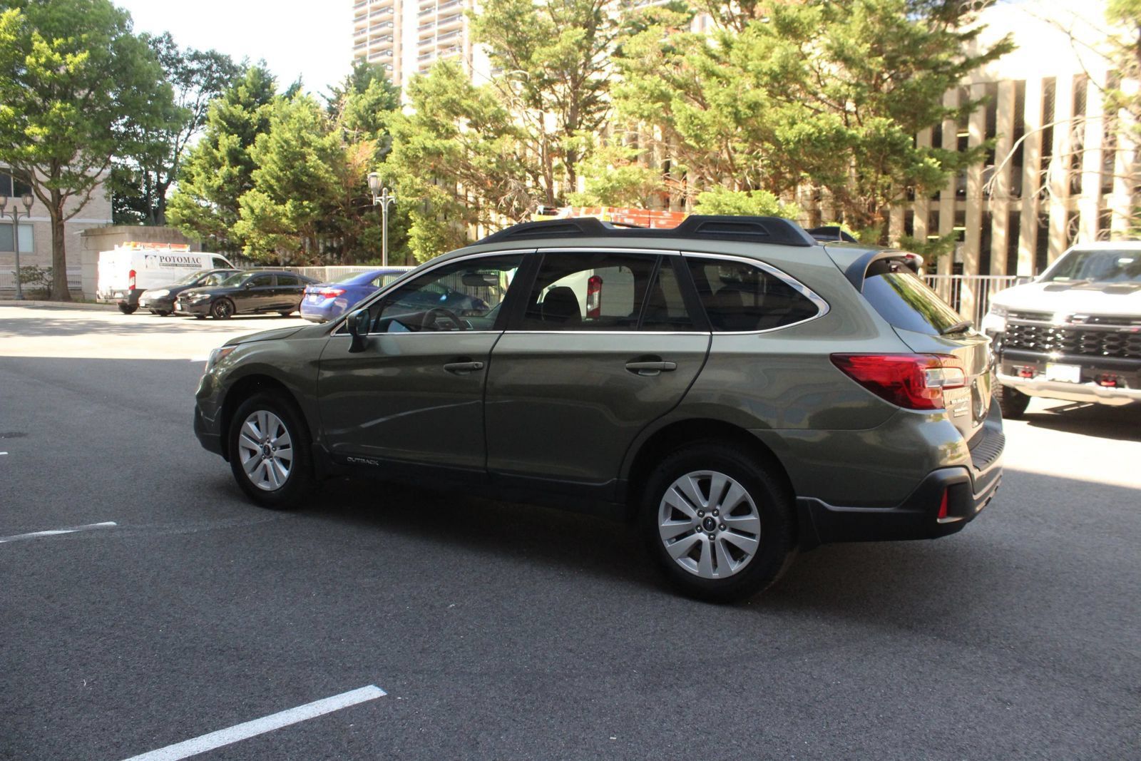Used 2019 Subaru Outback 2.5i Premium AWD/4WD image 9