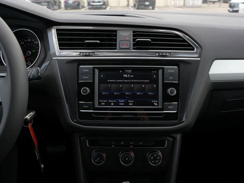 Used 2021 Volkswagen Tiguan S FWD image 12