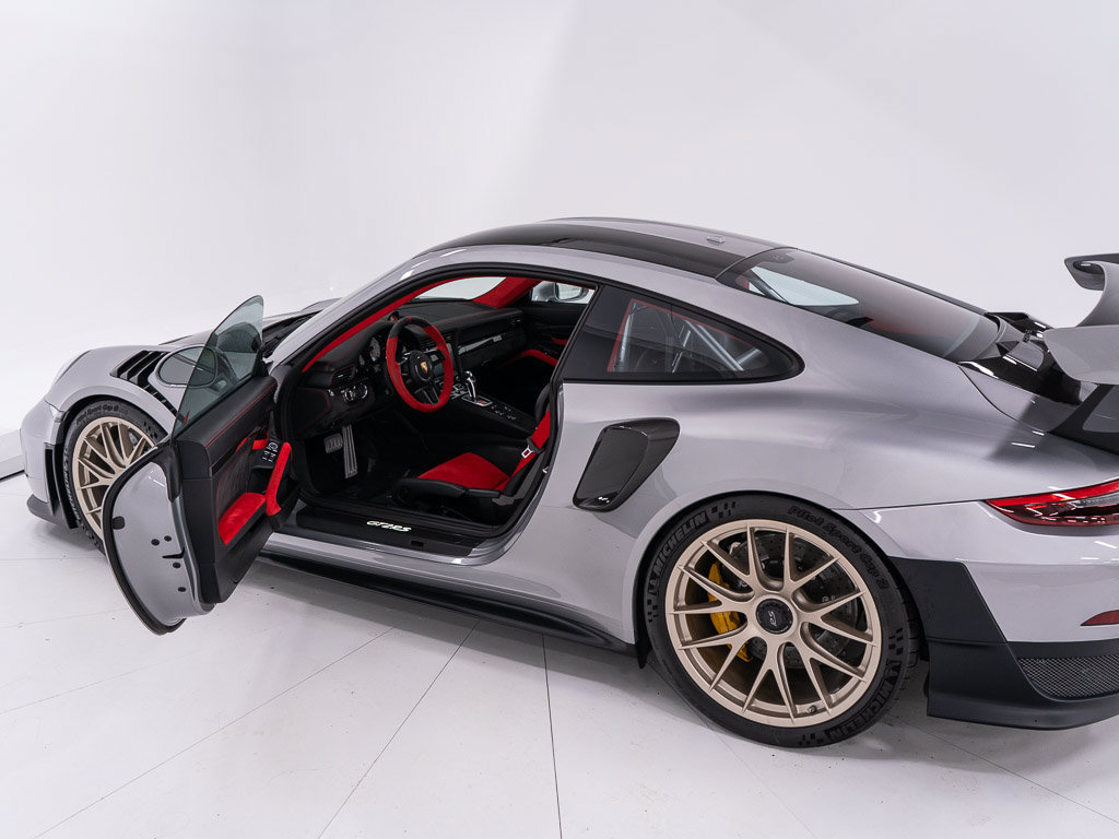 Used 2018 Porsche 911 GT2 RS RWD image 9