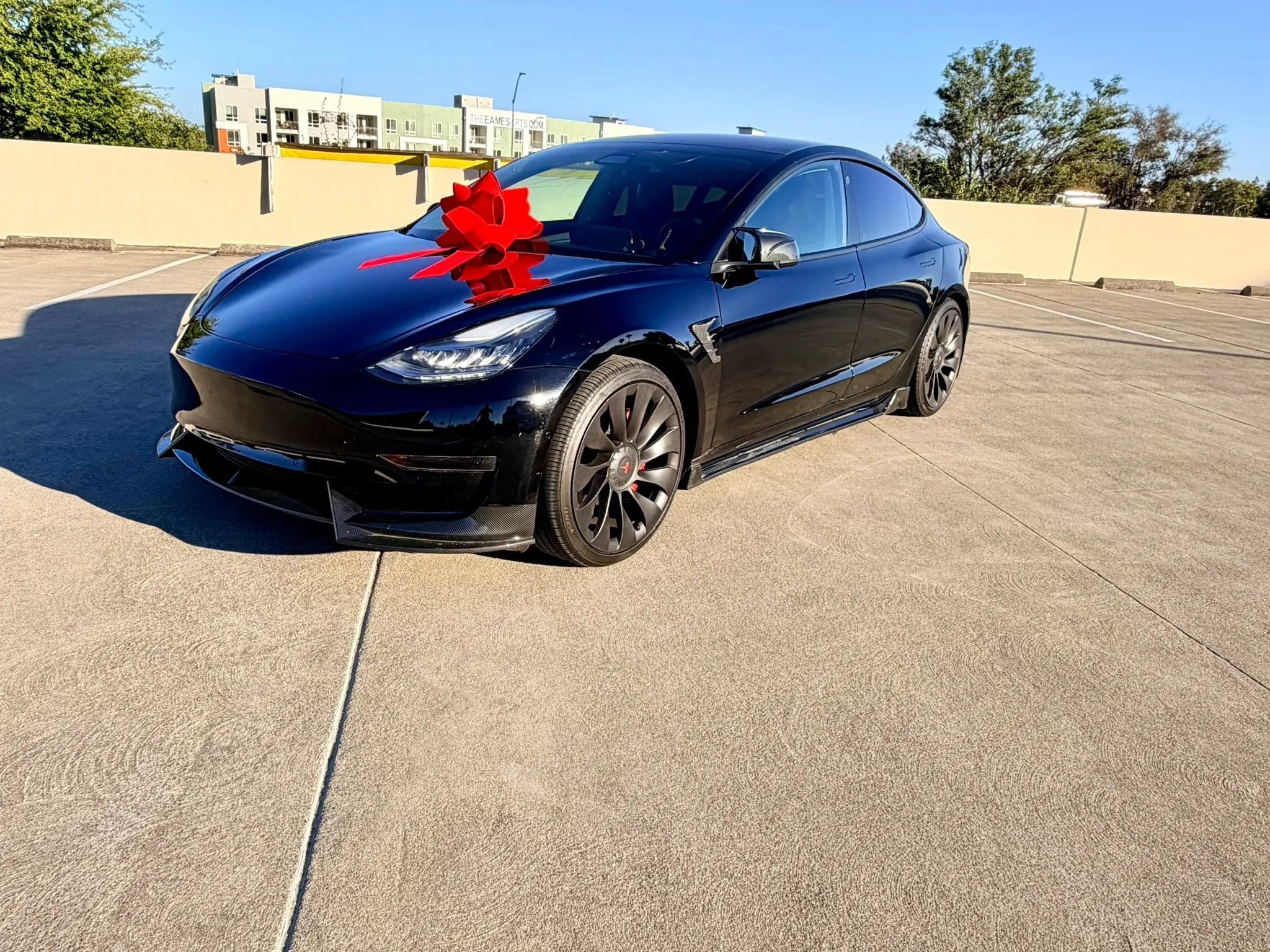 Used 2018 Tesla Model 3 Mid Range RWD image 2