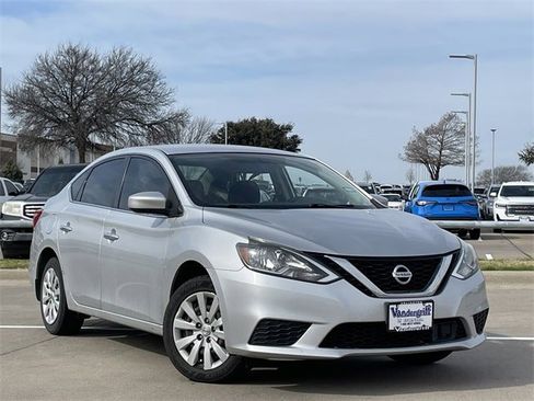 Used 2019 Nissan Sentra S image 2