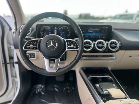 Used 2023 Mercedes-Benz GLA 250 image 11