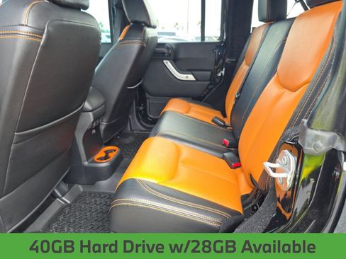 Used 2017 Jeep Wrangler Unlimited Rubicon w/ Connectivity Group AWD/4WD image 12