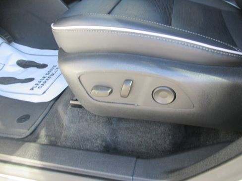 Used 2025 Buick Enclave Sport Touring AWD/4WD image 17