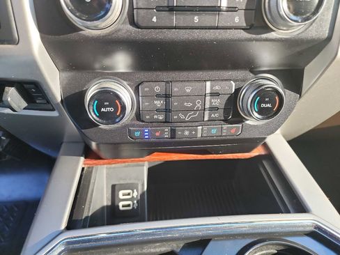 Used 2019 Ford F250 King Ranch w/ Chrome Package image 28