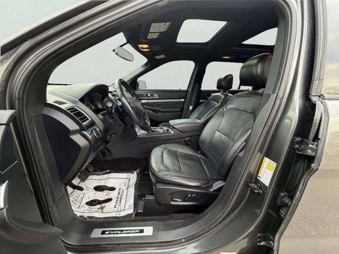 Used 2017 Ford Explorer Sport w/ Equipment Group 401A AWD/4WD image 18