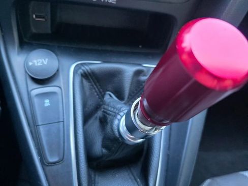 Used 2018 Ford Focus ST image 18