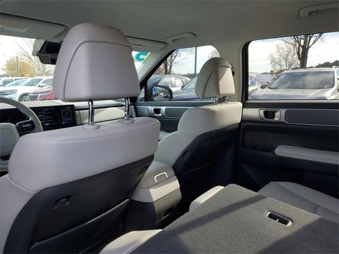 Used 2025 Hyundai Santa Fe SEL image 11