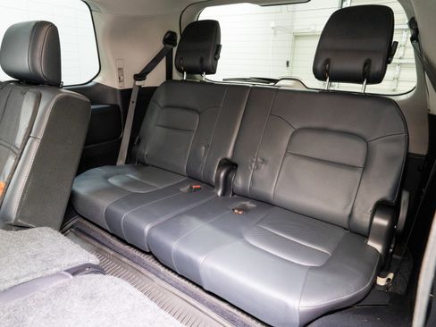 Used 2016 Toyota Land Cruiser image 36