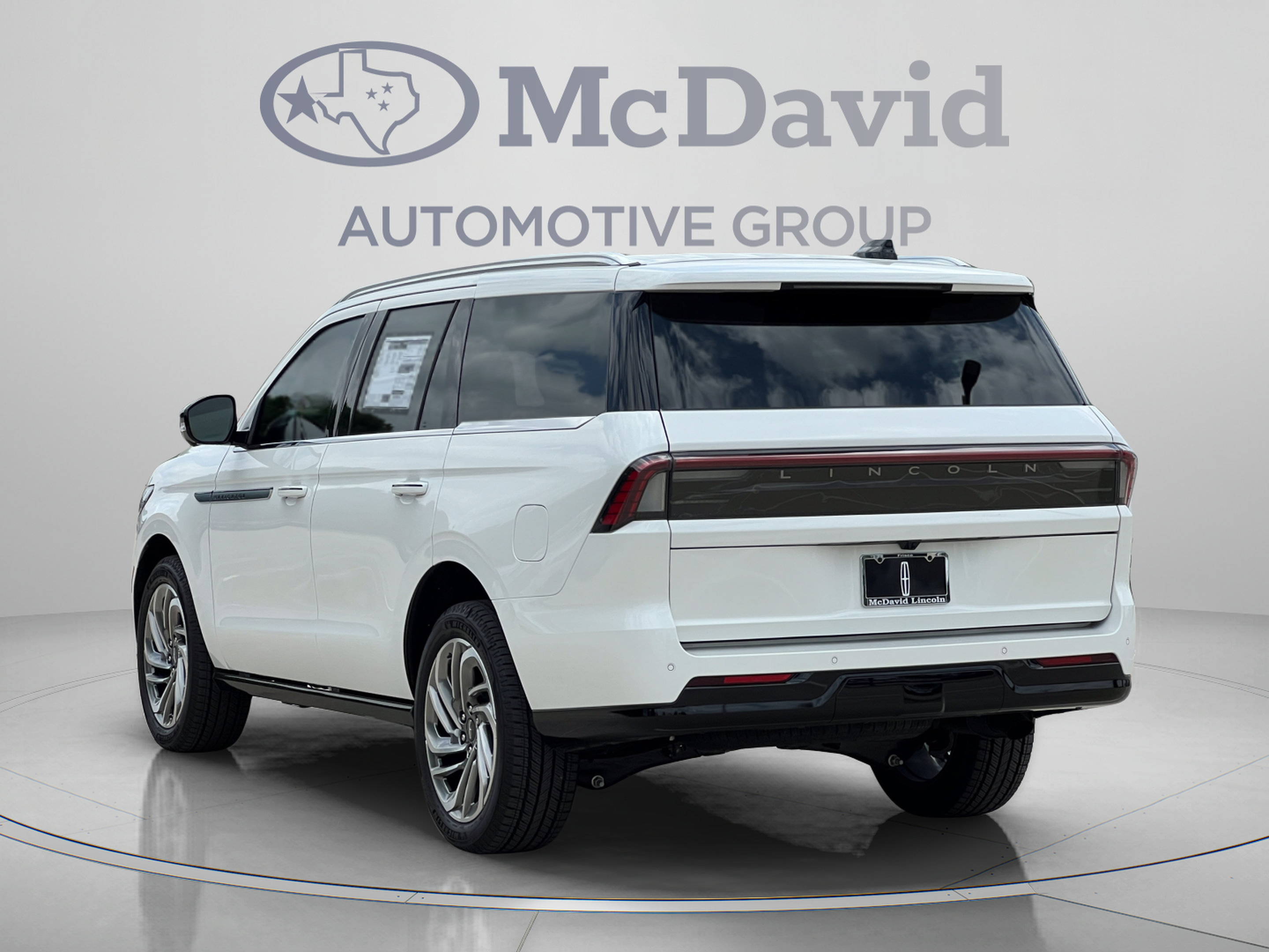 New 2026 Lincoln Navigator Reserve AWD/4WD image 4