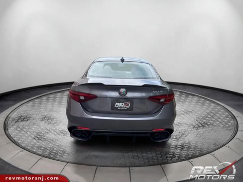 Used 2018 Alfa Romeo Giulia Quadrifoglio w/ Driver Assist Dynamic Package RWD image 4