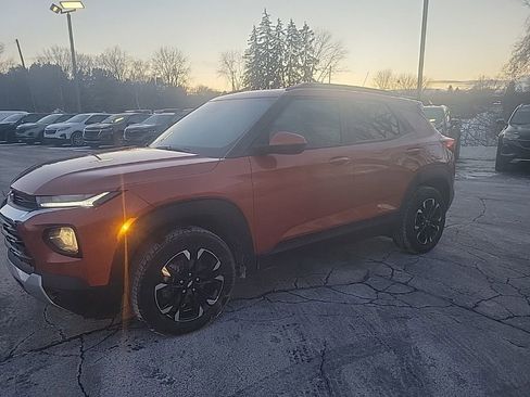 Certified 2023 Chevrolet TrailBlazer LT w/ Convenience Package image 3