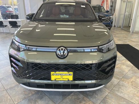 New 2026 Volkswagen Tiguan SEL R-Line AWD/4WD image 13