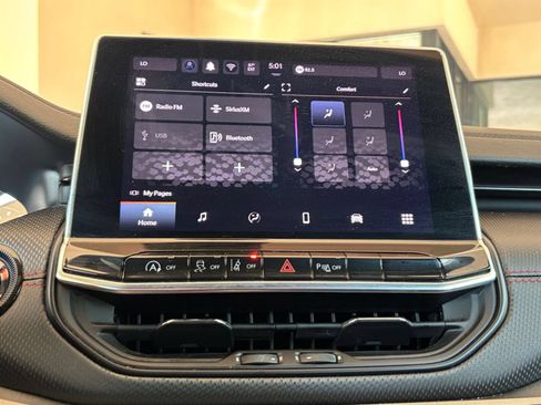 Used 2025 Jeep Compass Trailhawk AWD/4WD image 20