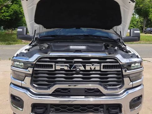 Used 2025 RAM 3500 Big Horn AWD/4WD image 28